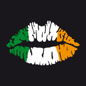 Drapeau irlandais tricolore dessin sur une bouche, crez votre t-shirt de supporter en ligne.