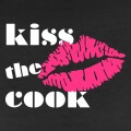 Kiss the cook et empreinte de bise, design rigolo pour la cuisine, motif deux couleurs  personnaliser.