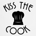 Personnalisez votre tablier de cuisine en ligne avec ce design toque de chef kiss the cook.
