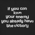 Love your enemy, citation extraite de The Help, un design Amour et chrtient.