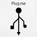 Plug me, un design usb et geek avec typo pixel et symbole de port usb.